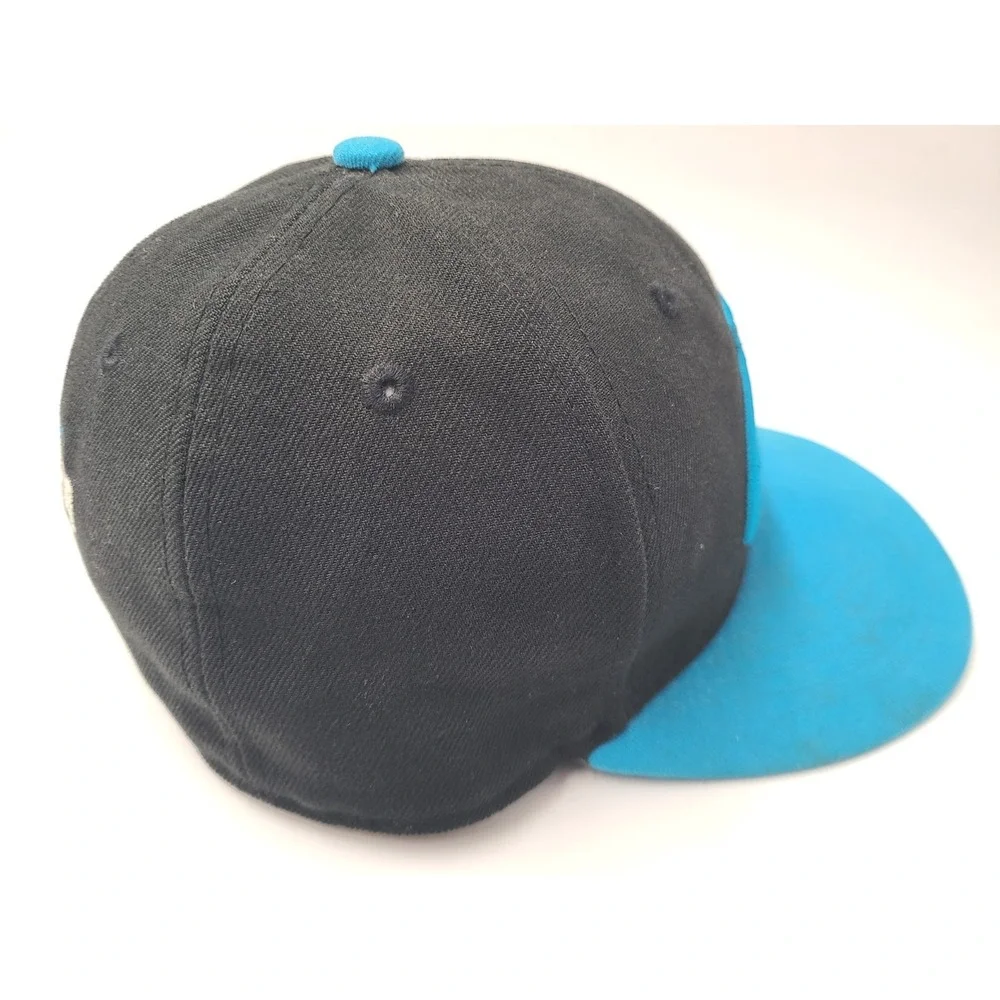 Carolina Panthers Luke Kuechly #59 New Era 59Fifty Fitted 6 3/4 Hat‎ Cap Black